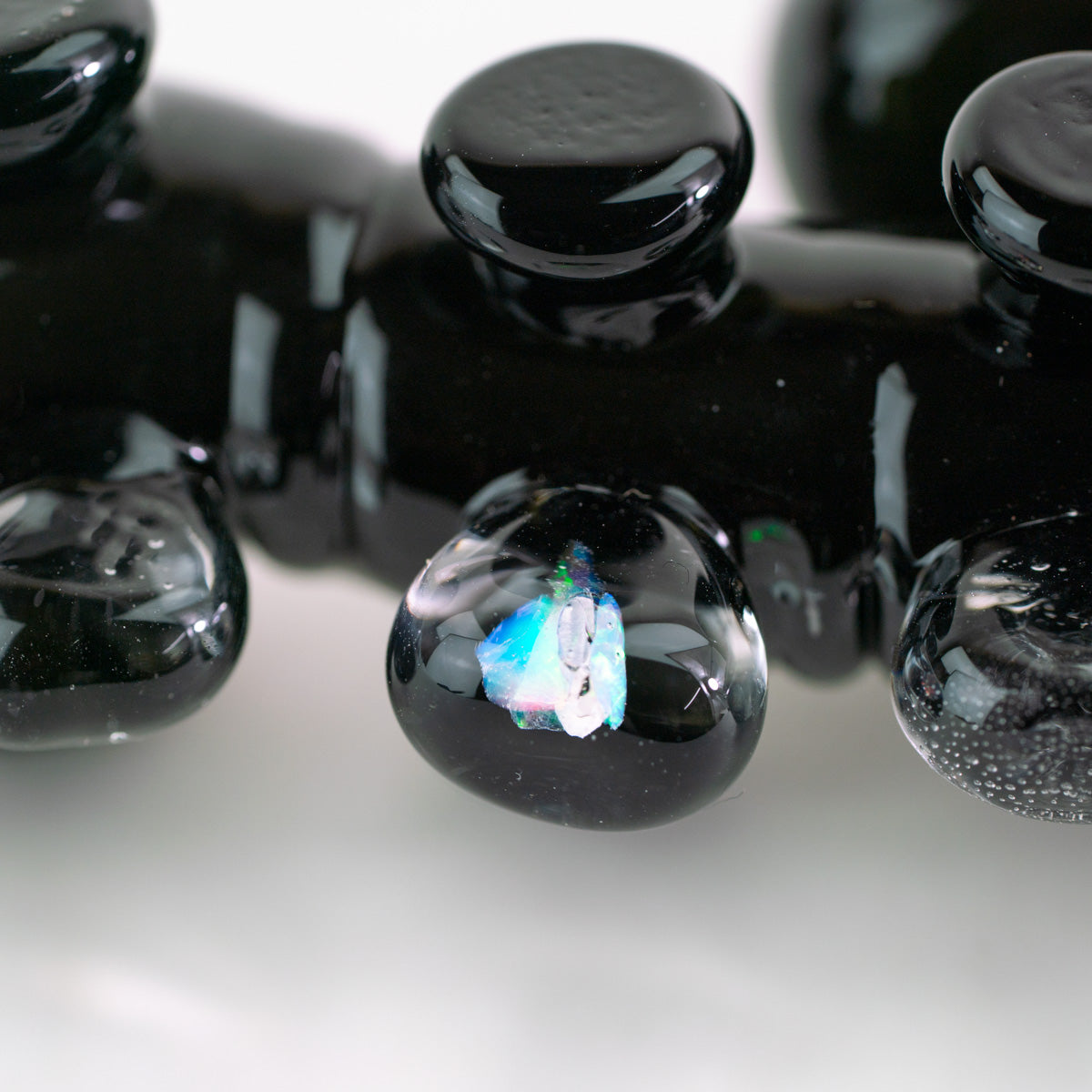 Pipa de mano 'Alien' que brilla en la oscuridad de Empire Glassworks