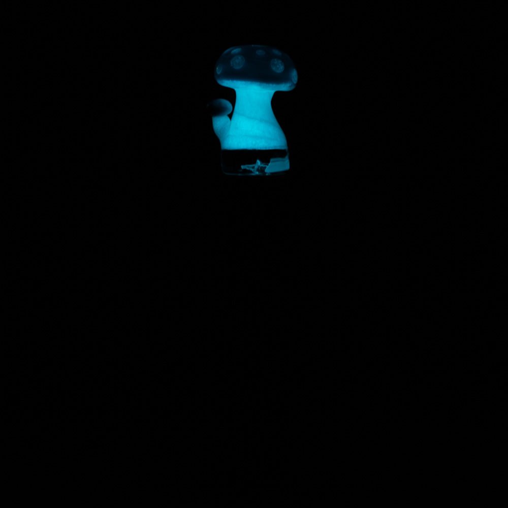 Empire Glassworks PuffCo Pivot 玻璃菸嘴 - 藍蘑菇