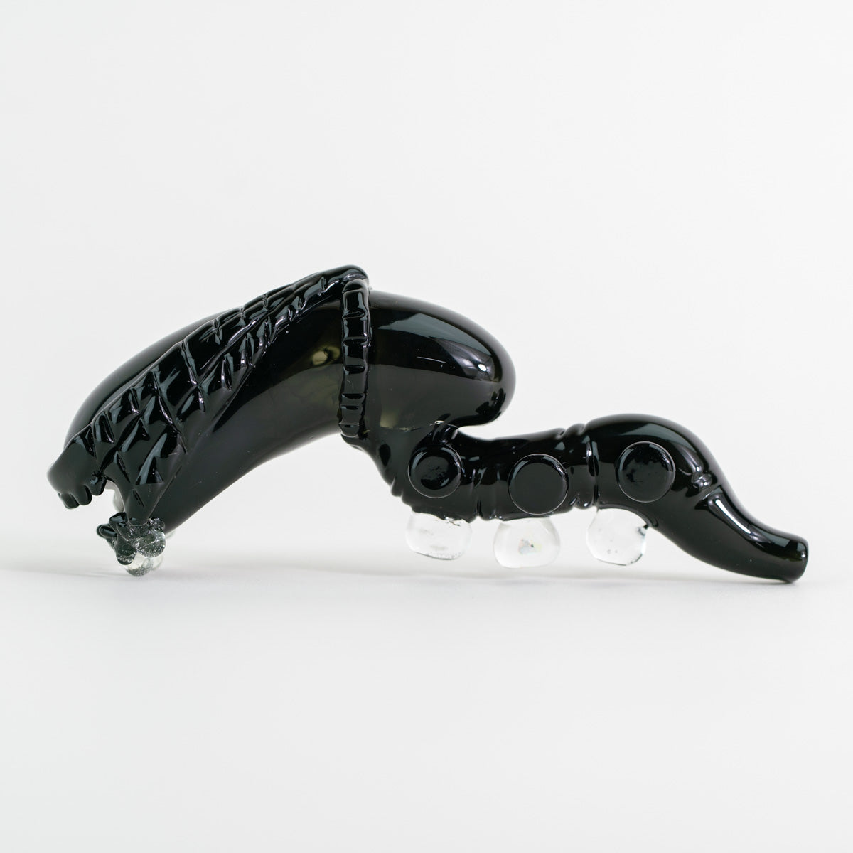 Pipa de mano 'Alien' que brilla en la oscuridad de Empire Glassworks