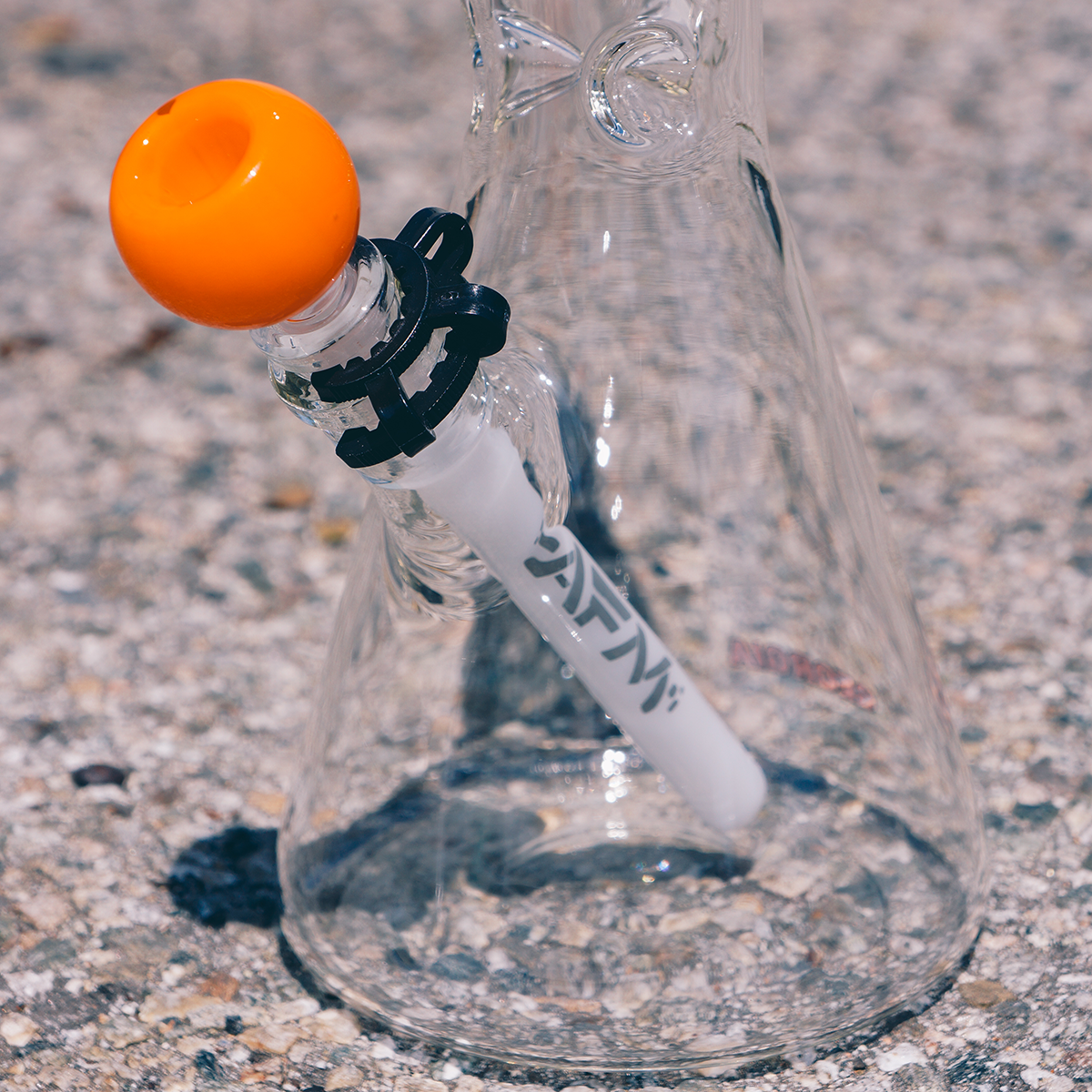 18" Atlanta Collage Ball 5mm Beaker Bong Bundle